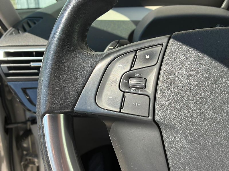 Citroën C4 Picasso (2017) 1.6HDi,88KW,MASÁŽ, BLIS, 1.MAJ - fotka 18 z 35