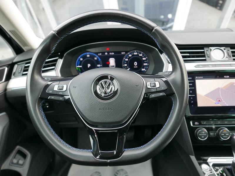 Volkswagen Passat 1,4 TSI GTE REZERVACE - fotka 30 z 44