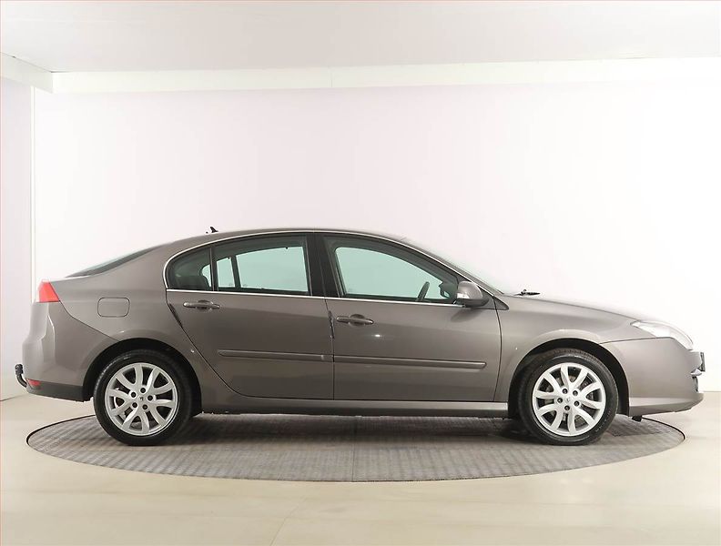 Renault Laguna (2008) 2.0 16V, Serv.kniha, Navi - fotka 6 z 19