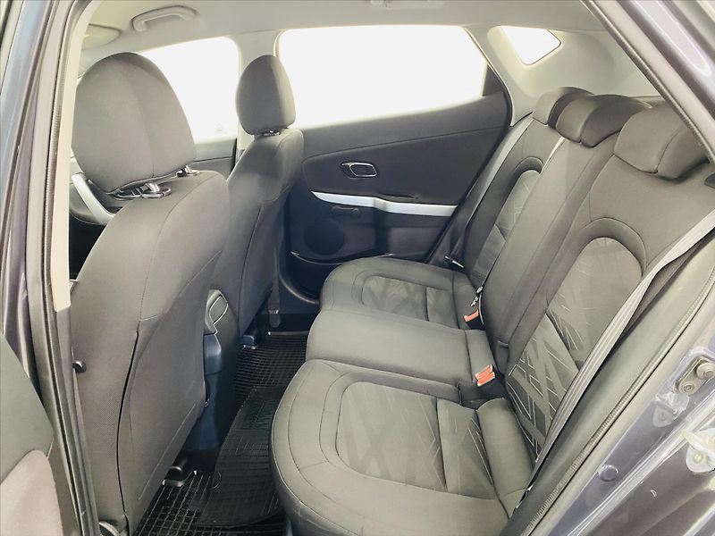 Kia Ceed 1,4 CVVT 73 kW Klima 1. maj.ČR - fotka 6 z 24