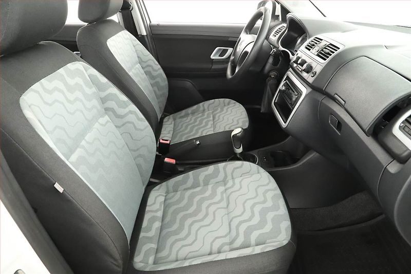 Škoda Fabia (2007) 1.4 TDI, po STK, jezdí výborně - fotka 7 z 14