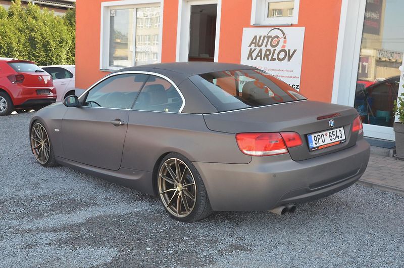 BMW Řada 3 (2009) 325i 155kW E93 Cabrio / manuál - fotka 4 z 28