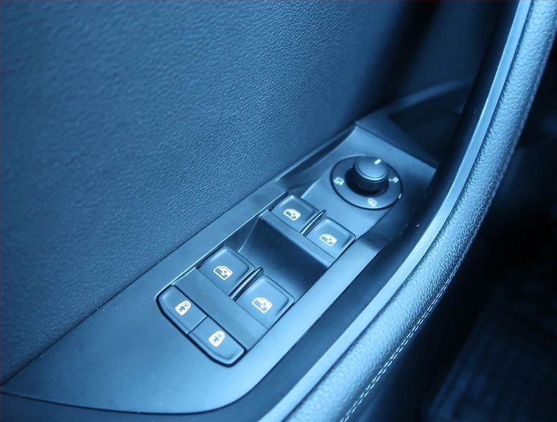 Škoda Superb (2023) Style 2.0 TDI - fotka 15 z 17