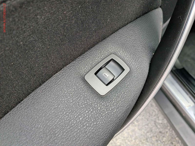 BMW X3 (2008) 2.0 i xD, AC, TZ, panor - fotka 21 z 23