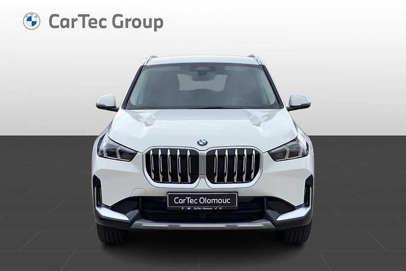 BMW X1 sDrive18d - fotka 2 z 8
