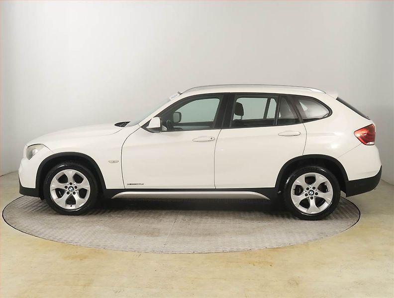 BMW X1 (2009) xDrive20d, 4X4, Xenony - fotka 3 z 19