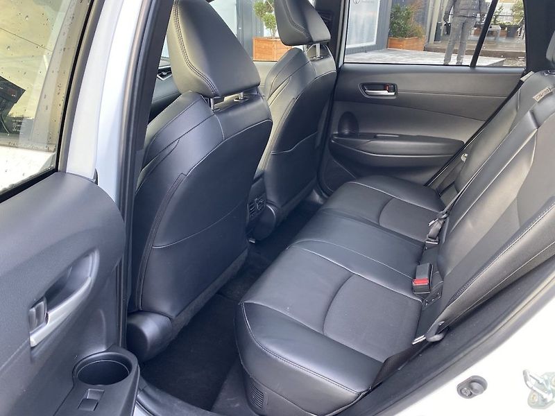 Toyota Corolla Cross 2.0HSD, ČR-1, Premiere, záruka - fotka 13 z 38