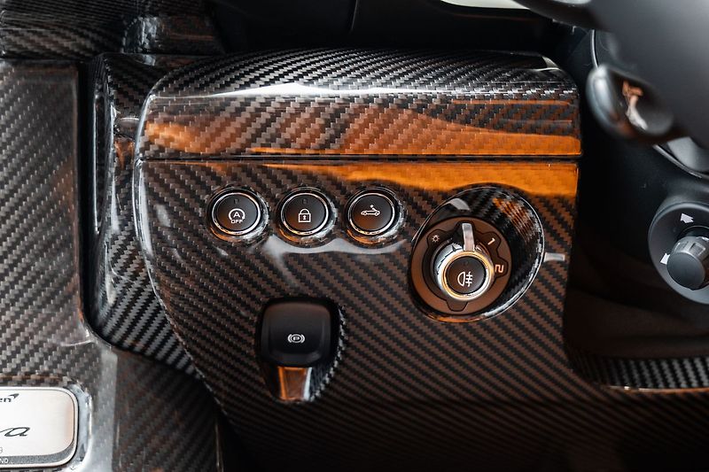 McLaren Ostatní One of 149/Lift/Karbon - fotka 17 z 31