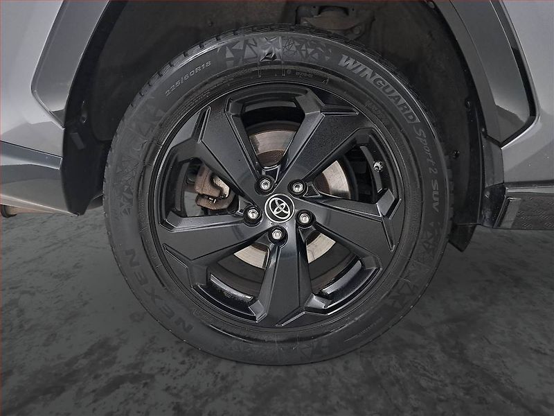 Toyota RAV4 (2019) 2.5 Hybrid - fotka 15 z 20