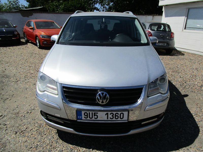 Volkswagen Touran 2,0i-80KW-POHON BENZÍN+ CNG - fotka 2 z 13