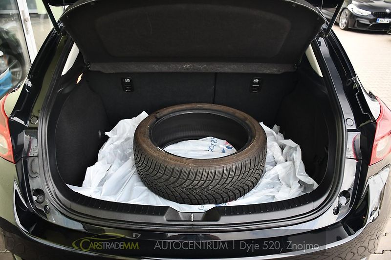 Mazda 3 2.0 SkyActiv-G120 REVOLUTION - fotka 46 z 52