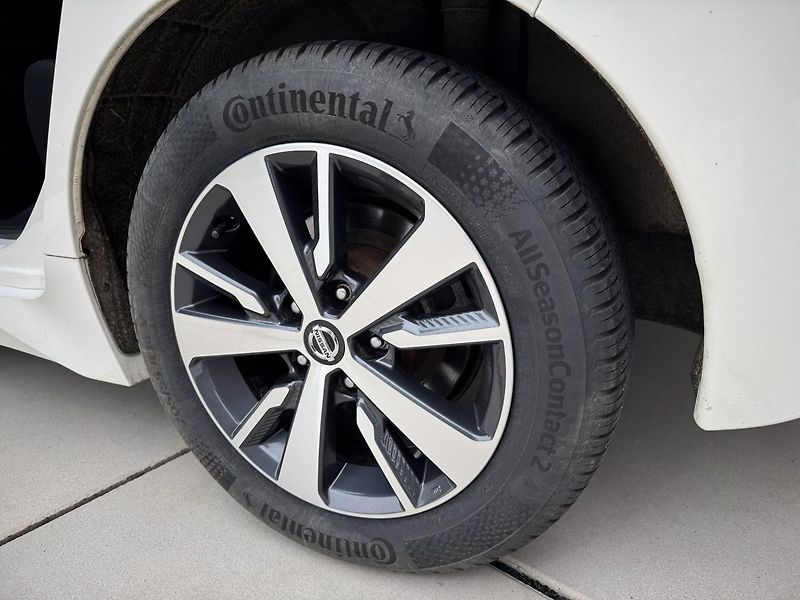 Nissan Leaf (2020) Acenta 110KW 1 MAJITEL KAMERA  - fotka 32 z 40