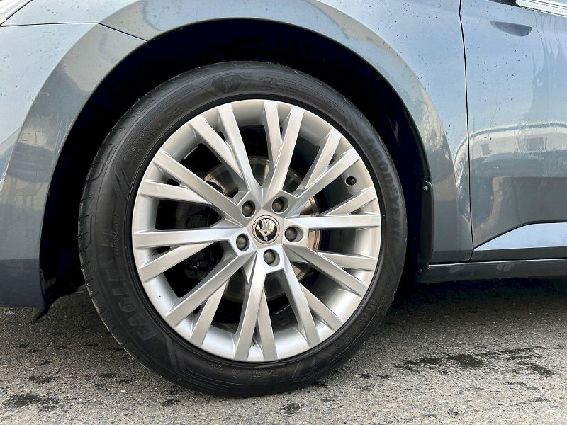 Škoda Superb (2021) Style Plus Extra 2.0 TDI 140 k - fotka 11 z 33