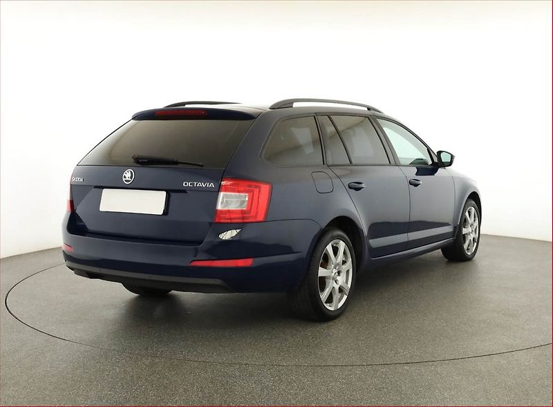 Škoda Octavia (2015) 2.0 TDI, Tempomat - fotka 5 z 19