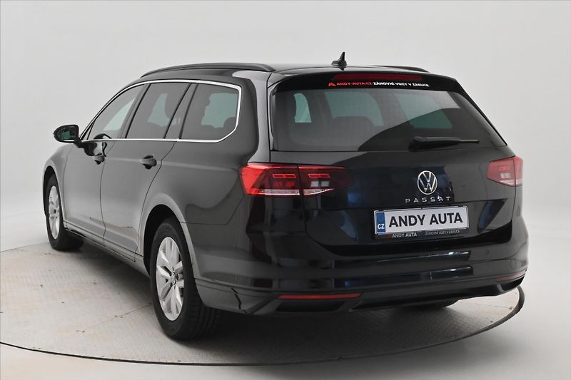 Volkswagen Passat 2,0 TDI 110kW DSG Business Zár - fotka 7 z 32