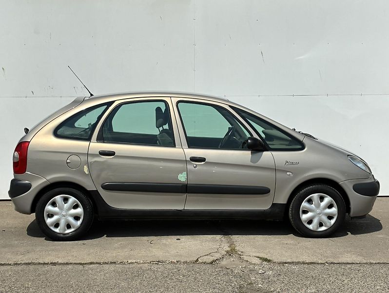 Citroën Xsara Picasso 1.6 i 100k - fotka 3 z 19
