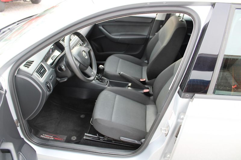Škoda Rapid (2014) 1,2i KLIMA EL.OKNA ZIMNÍ KOLA - fotka 9 z 14