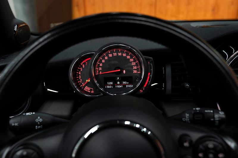 Mini Cooper S - fotka 8 z 20