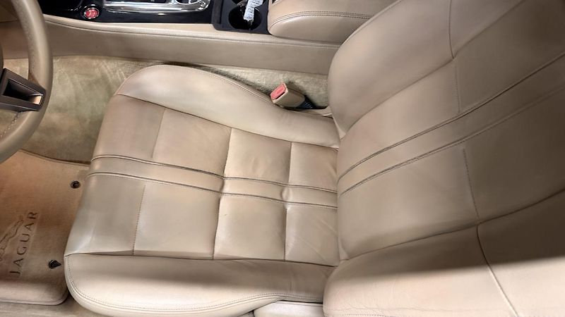Jaguar XK (2009) V8 3.5i, REZERVOVÁNO - fotka 20 z 55