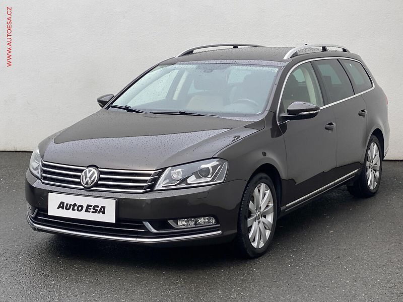 Volkswagen Passat (2014) 2.0 TDi, Highline, bixen, - fotka 3 z 19