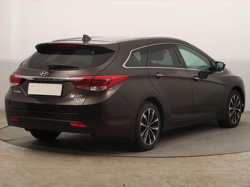 Hyundai i40 (2016) 1.7 CRDi, Navi, Tempomat - fotka 4 z 17