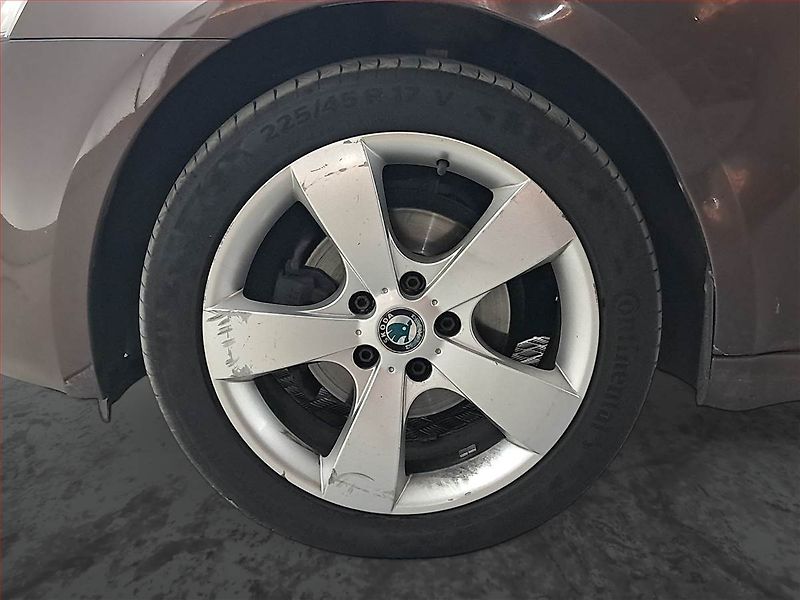 Škoda Octavia (2015) 1.6 TDI, Tempomat - fotka 14 z 19