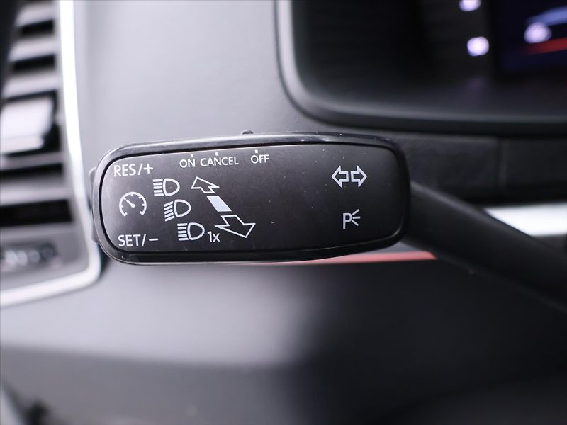 Škoda Karoq 2,0 TDI DSG 4x4 Tour Virtual - fotka 18 z 33