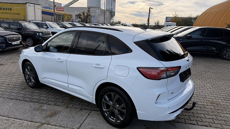 Ford Kuga (2022) 2.0d ST-Line,4x4,ČR,SERVIS - fotka 29 z 44