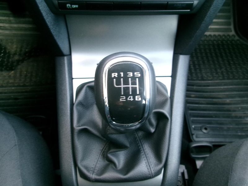 Škoda Octavia (2012) 1,2 TSI KLIMA  - fotka 17 z 25