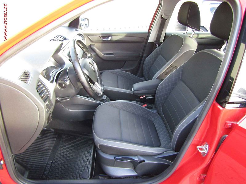 Škoda Fabia (2018) 1.0 TSi, 2.maj,ČR, AC, temp - fotka 9 z 17