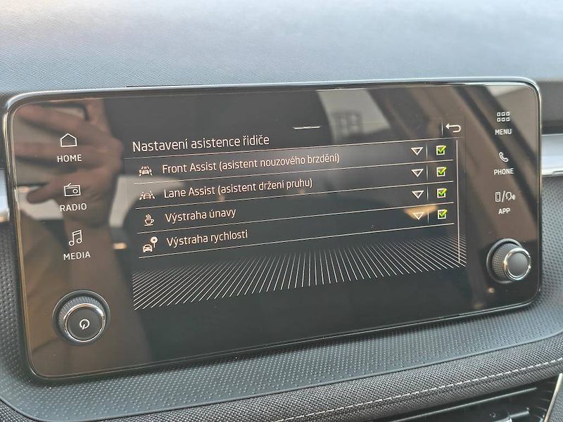 Škoda Fabia Top Selection 7DSG 1,0TSI - fotka 16 z 22