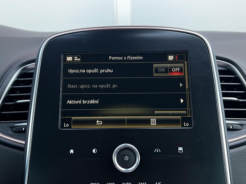 Renault Grand Scénic 1.3TCe 103kW Intense 7-Míst TZ - fotka 17 z 29