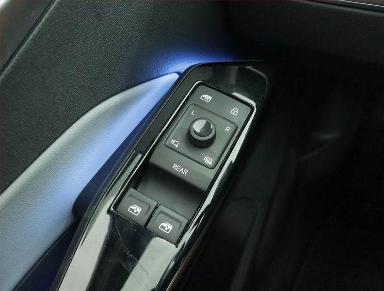 Volkswagen ID.3 (2021) Pro Perf. (62 kWh), SoH 87% - fotka 16 z 18