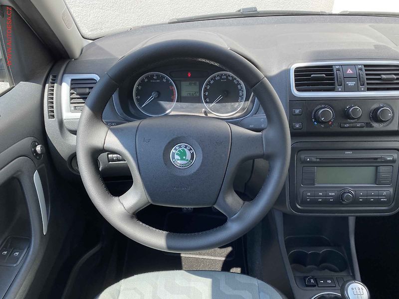 Škoda Roomster (2009) 1.6 16V, Style, TZ - fotka 11 z 16