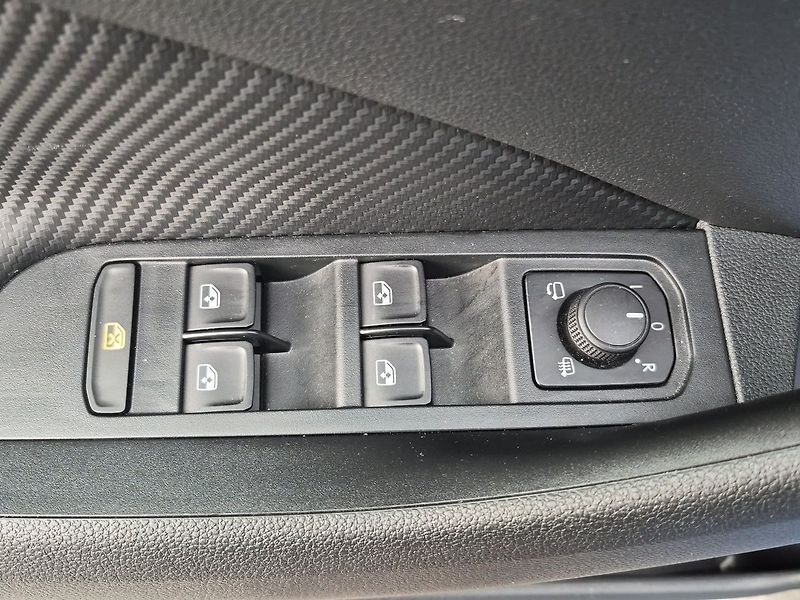 Škoda Kamiq Monte Carlo  1,5 TSI 110 kW - fotka 16 z 28