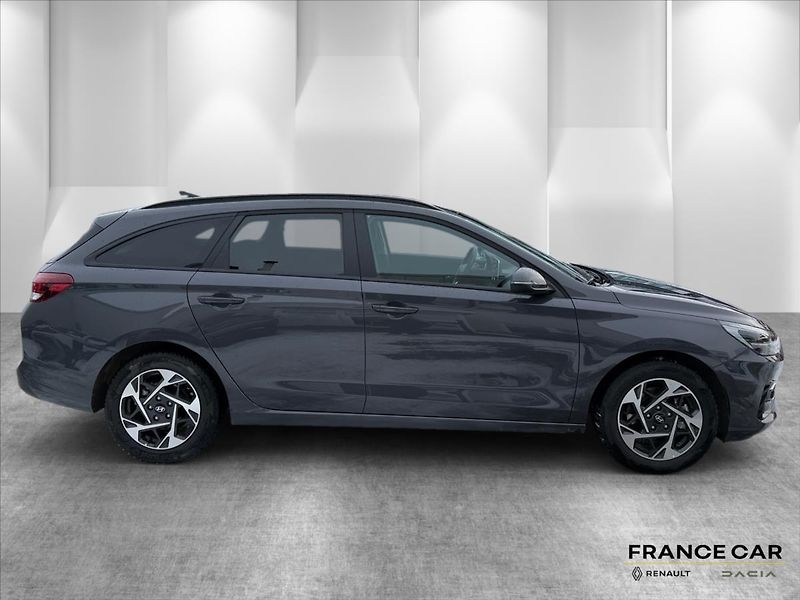 Hyundai i30 1,0 T-GDi 74 kW Family - fotka 4 z 24