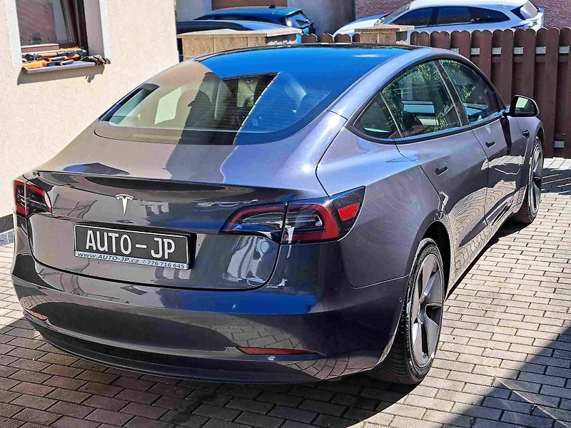 Tesla Model 3 RWD LED ACC 18ALU NAVI SOH91%  - fotka 3 z 16
