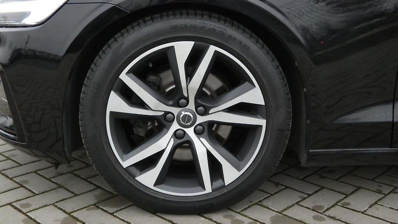 Volvo S60 T4 FWD R-Design - fotka 21 z 21
