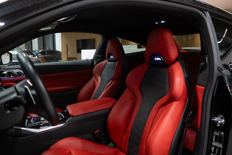 BMW M4 (2022) COMPETITION xDrive  - fotka 16 z 39