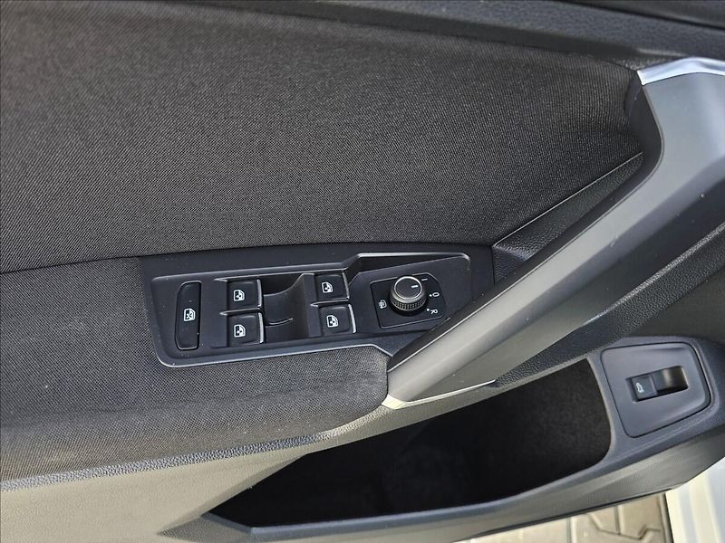 Volkswagen Tiguan Allspace 2,0 TDi R LINE DSG  4X4 NAVI - fotka 14 z 45