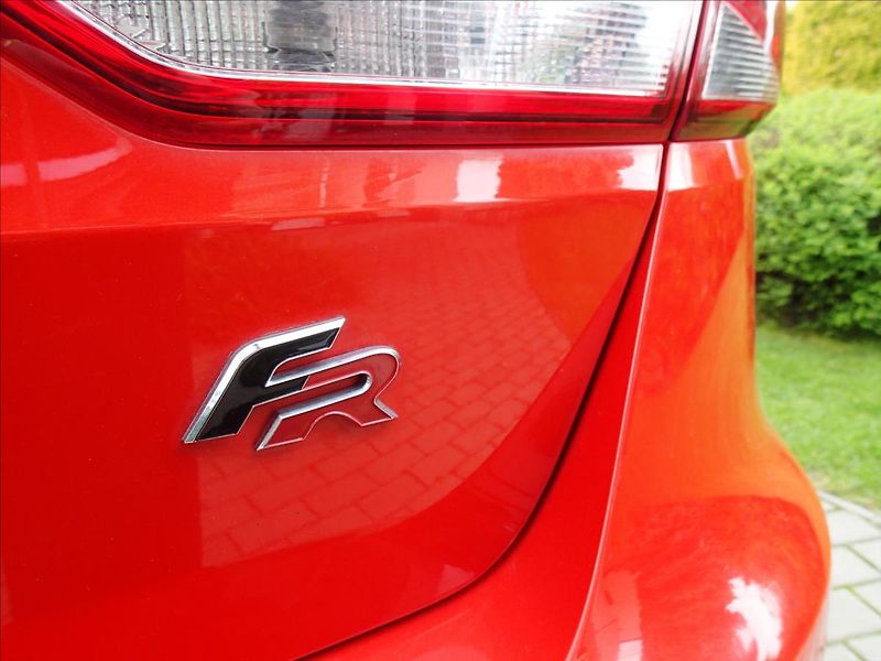 Seat Leon 2,0 TDi, FR, Dsg, ČR - fotka 8 z 49