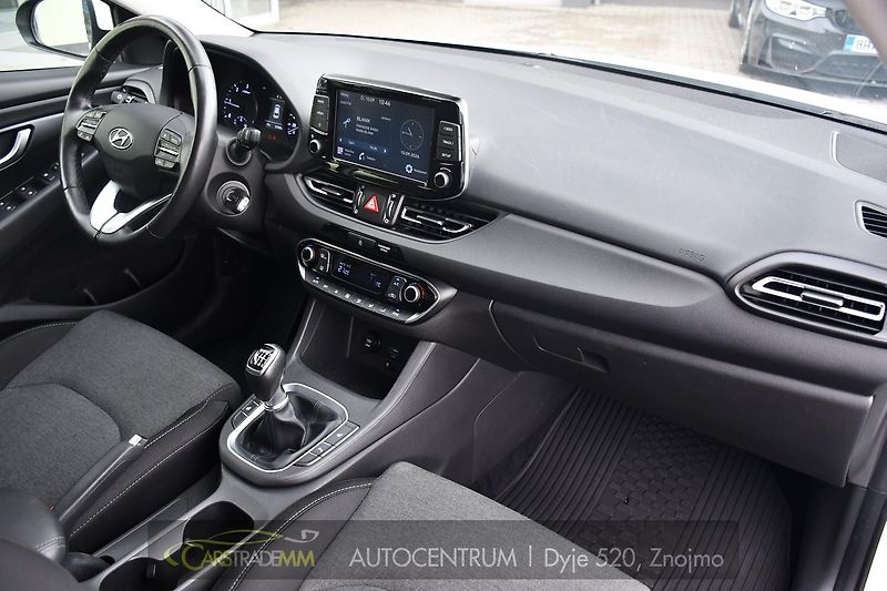 Hyundai i30 1.6CRDi SMART KAMERA CARPLAY - fotka 15 z 50