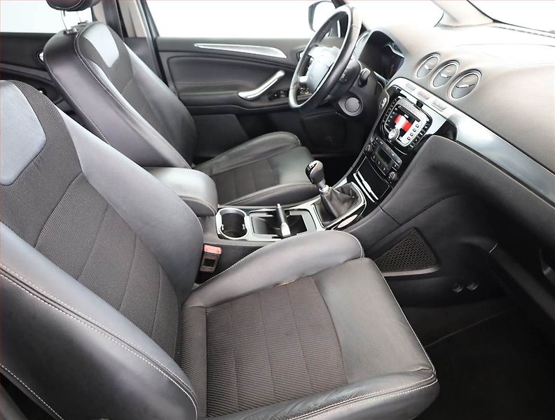 Ford Galaxy (2012) 2.0 TDCi, 7 míst, Tempomat - fotka 7 z 17