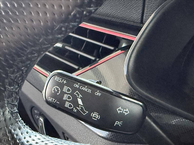 Škoda Scala 1,0   TSI 85kW,SERVISKA,1. MAJ - fotka 14 z 26
