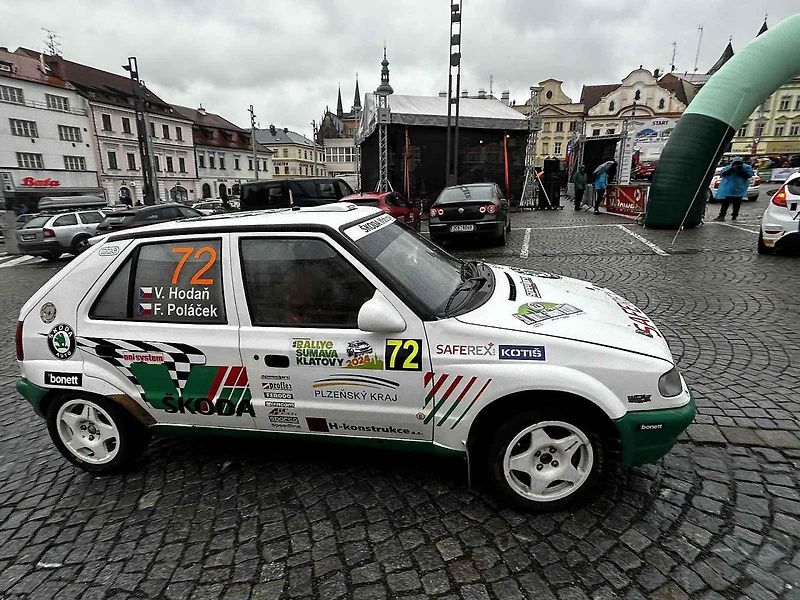Tragédie, která se odehrála v rámci 58. ročníku Rallye Šumava, kdy po nehodě zemřela navigátorka Alena Krejčíková (41), nezasáhla jen příznivce rallye, ale její kamarády, jelikož byla na Klatovsku doma.