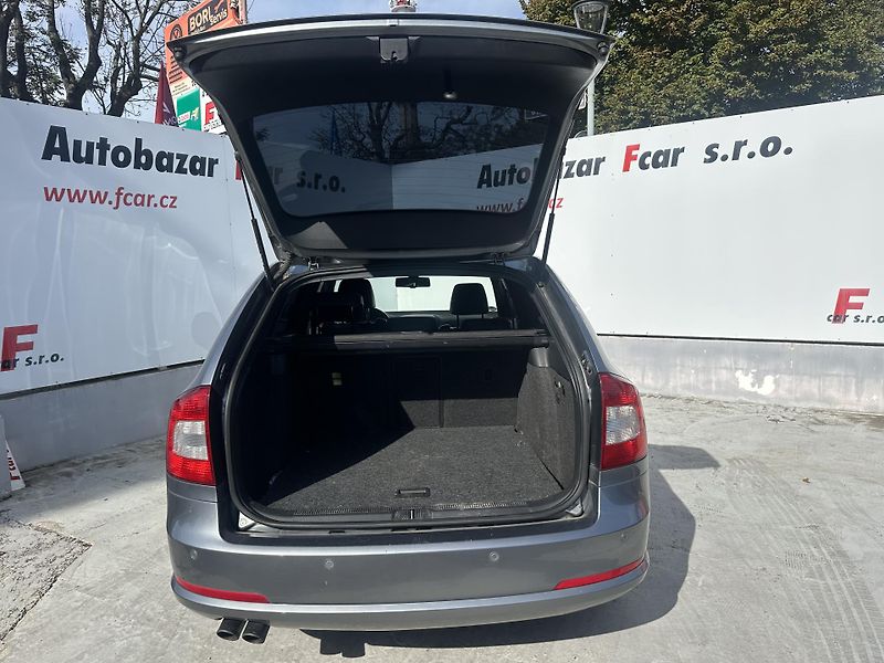Škoda Octavia (2013) 2.0TDI RS ser.knížka - fotka 16 z 33