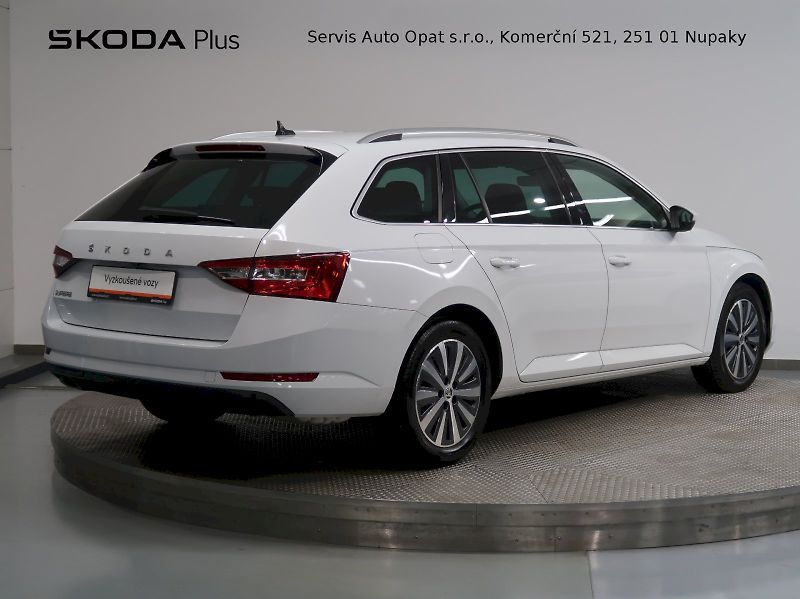 Škoda Superb (2023) STYLE 2.0TSI 140KW DSG - fotka 2 z 41