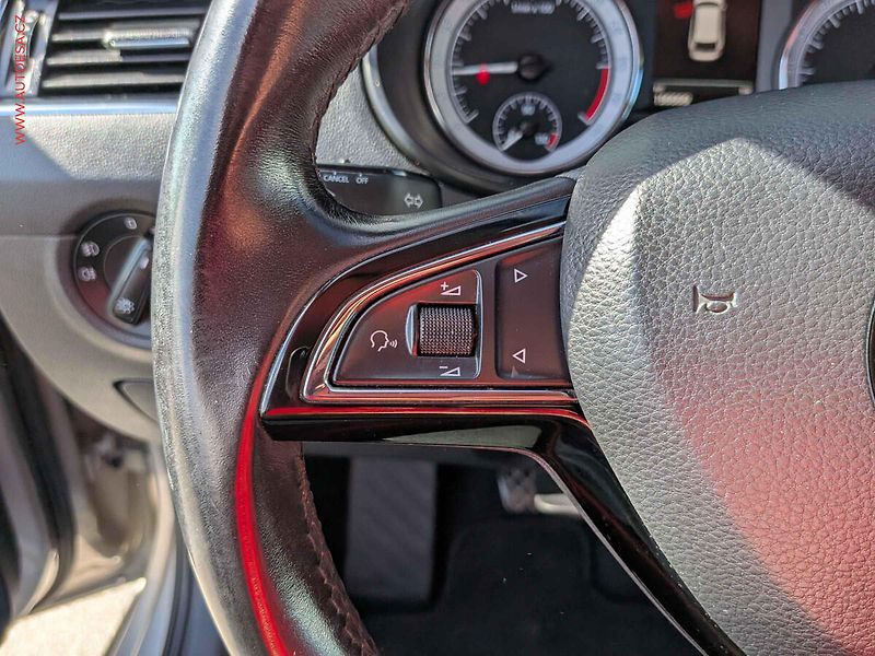 Škoda Octavia (2018) 2.0 TDi 4x4, 2.maj,ČR, Style - fotka 13 z 16
