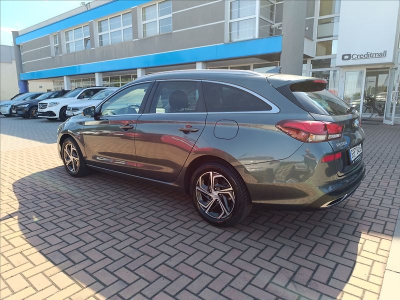Hyundai i30 1,0 T-GDi, DCT, Automat Smart - fotka 8 z 21