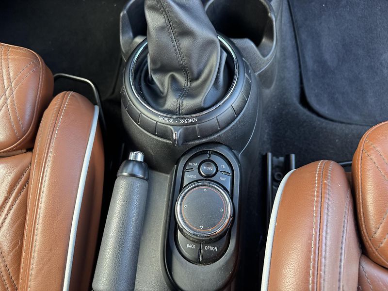 Mini Cooper S (2016) 2.0 S 1.MAJITEL.SERVIS - fotka 28 z 40